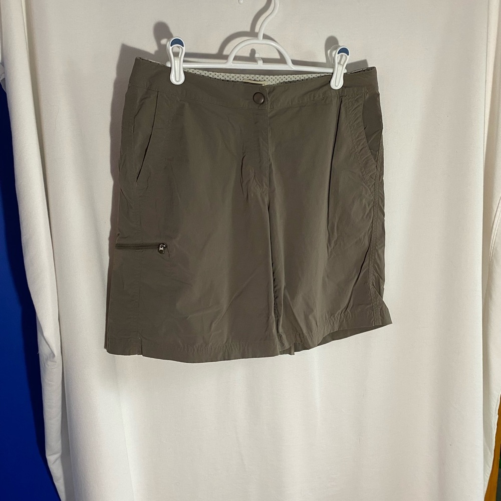 LL Bean Women’s Gray Moisture Wicking Hiking shorts, size 10